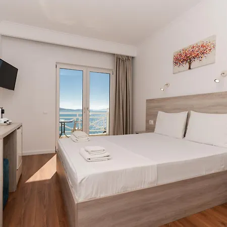 Sun N Blue 3* Саранда