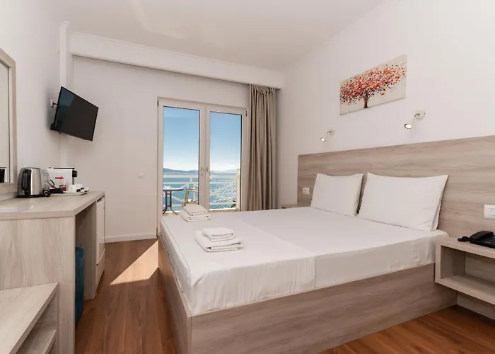 Sun N Blue 3* Sarandë